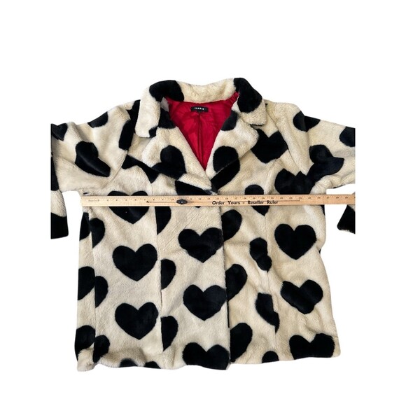 Torrid Faux Fur Heart Print Coat Cream Black Red Lined Button Front Plus Sz 2 2X - Picture 4 of 7